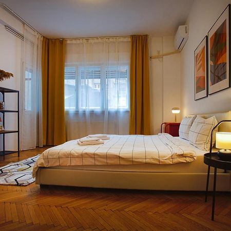 Ultracentral Hong Kong 3 Bdrm Apartment ブカレスト エクステリア 写真