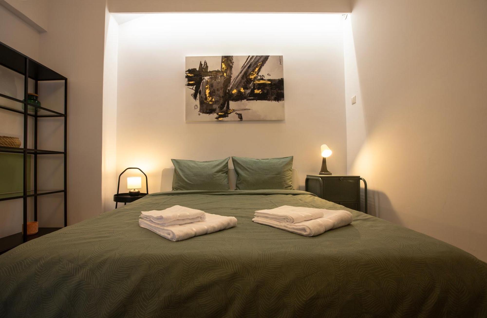 Ultracentral Hong Kong 3 Bdrm Apartment ブカレスト エクステリア 写真