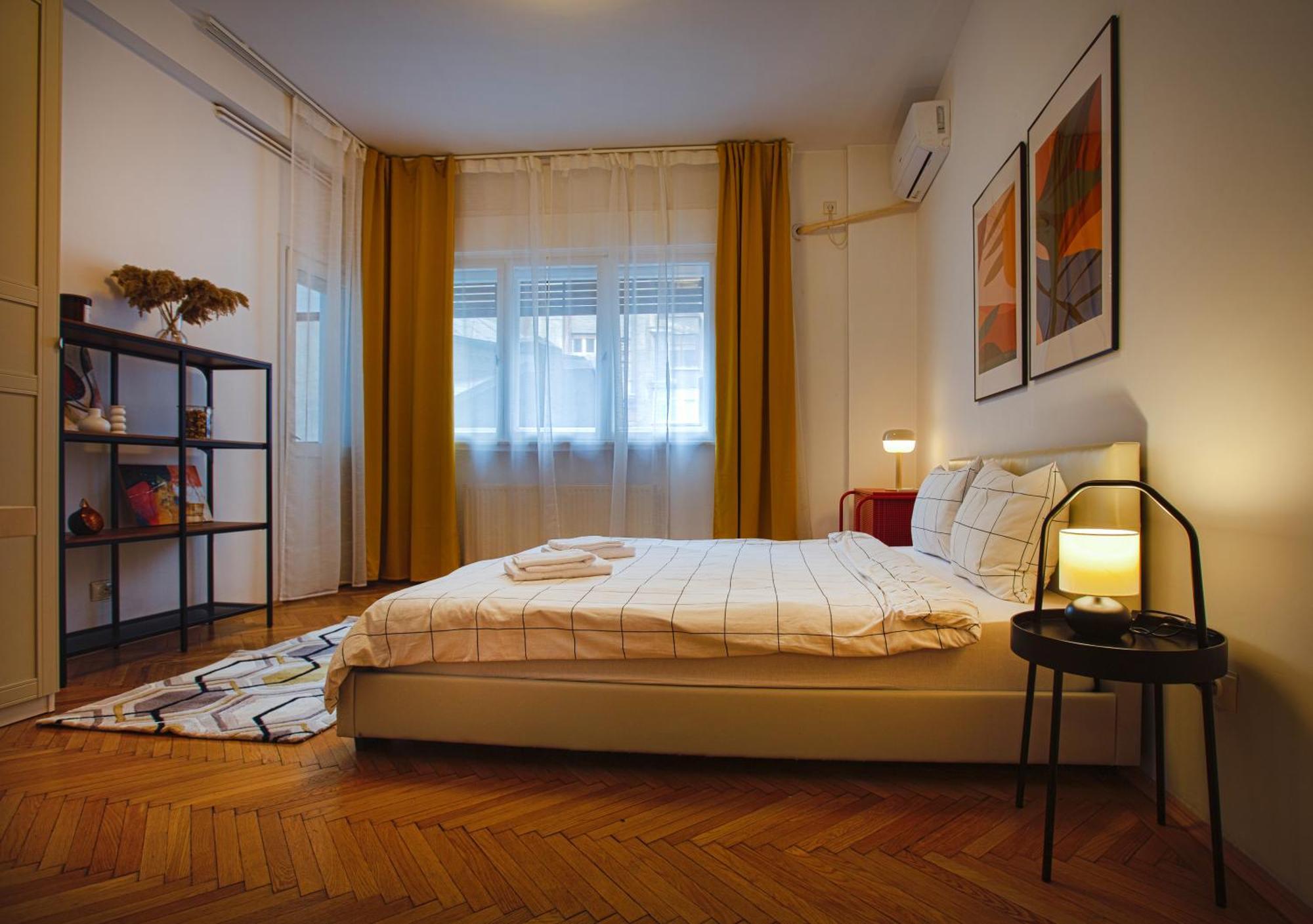 Ultracentral Hong Kong 3 Bdrm Apartment ブカレスト エクステリア 写真