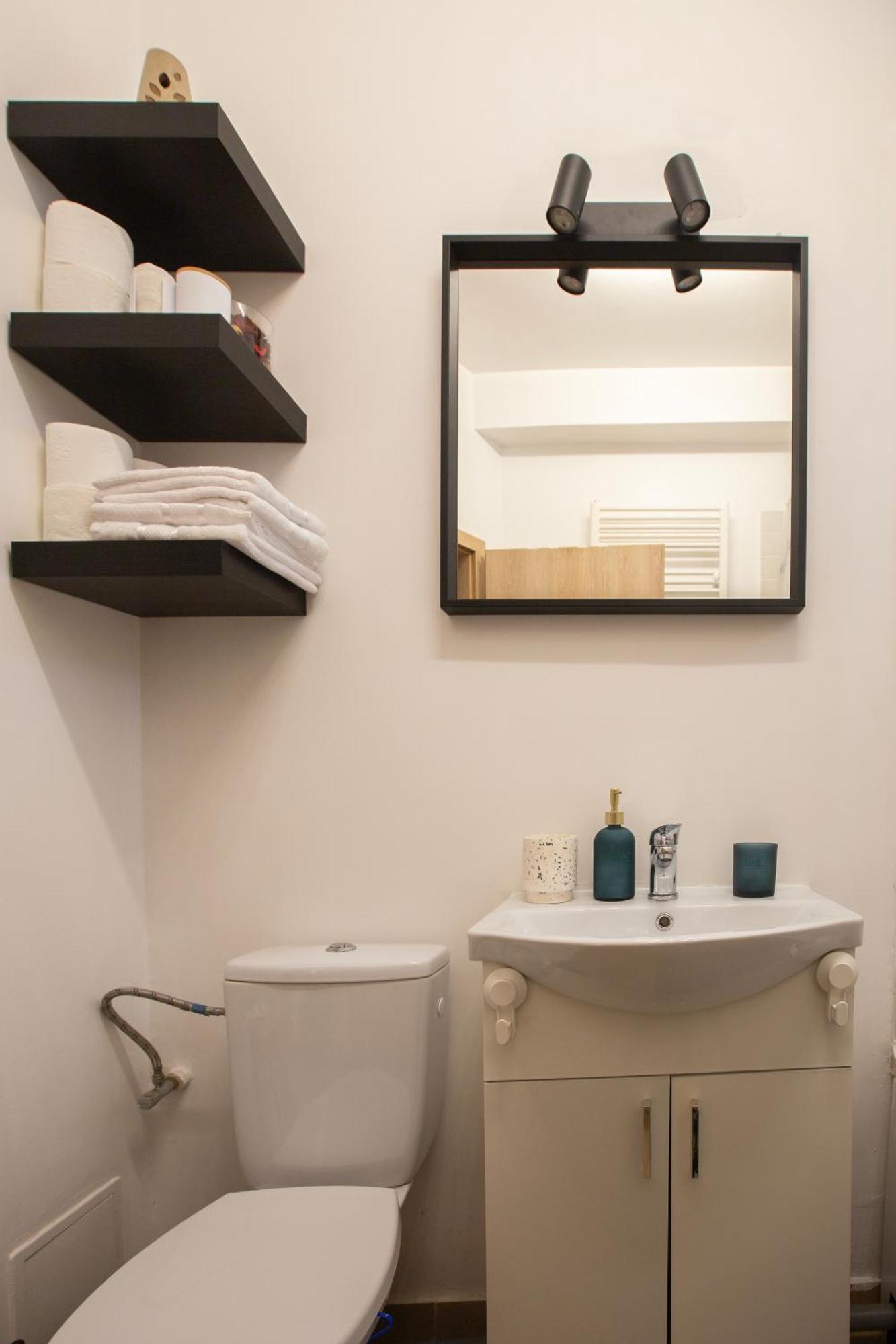 Ultracentral Hong Kong 3 Bdrm Apartment ブカレスト エクステリア 写真