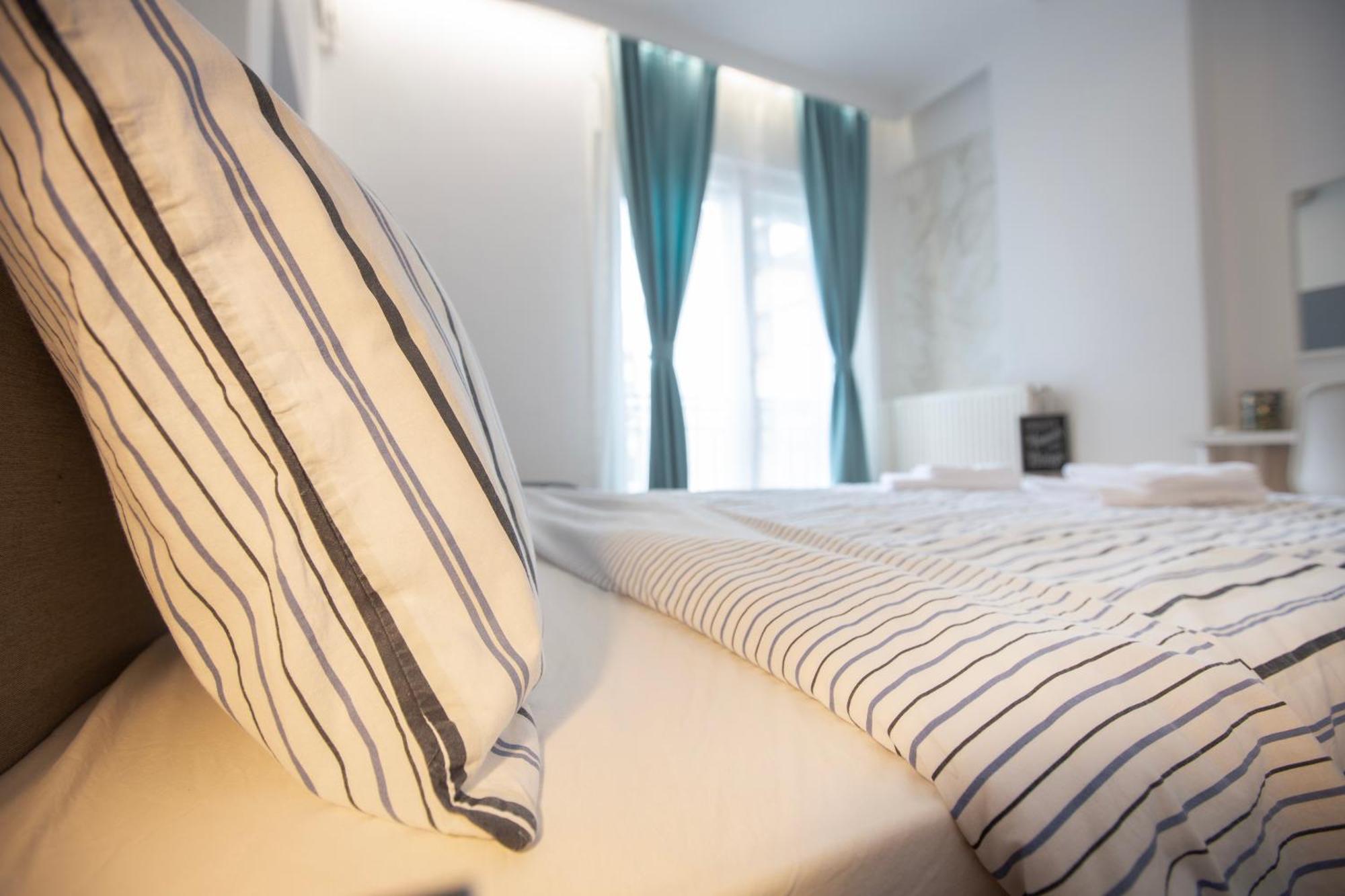 Ultracentral Hong Kong 3 Bdrm Apartment ブカレスト エクステリア 写真