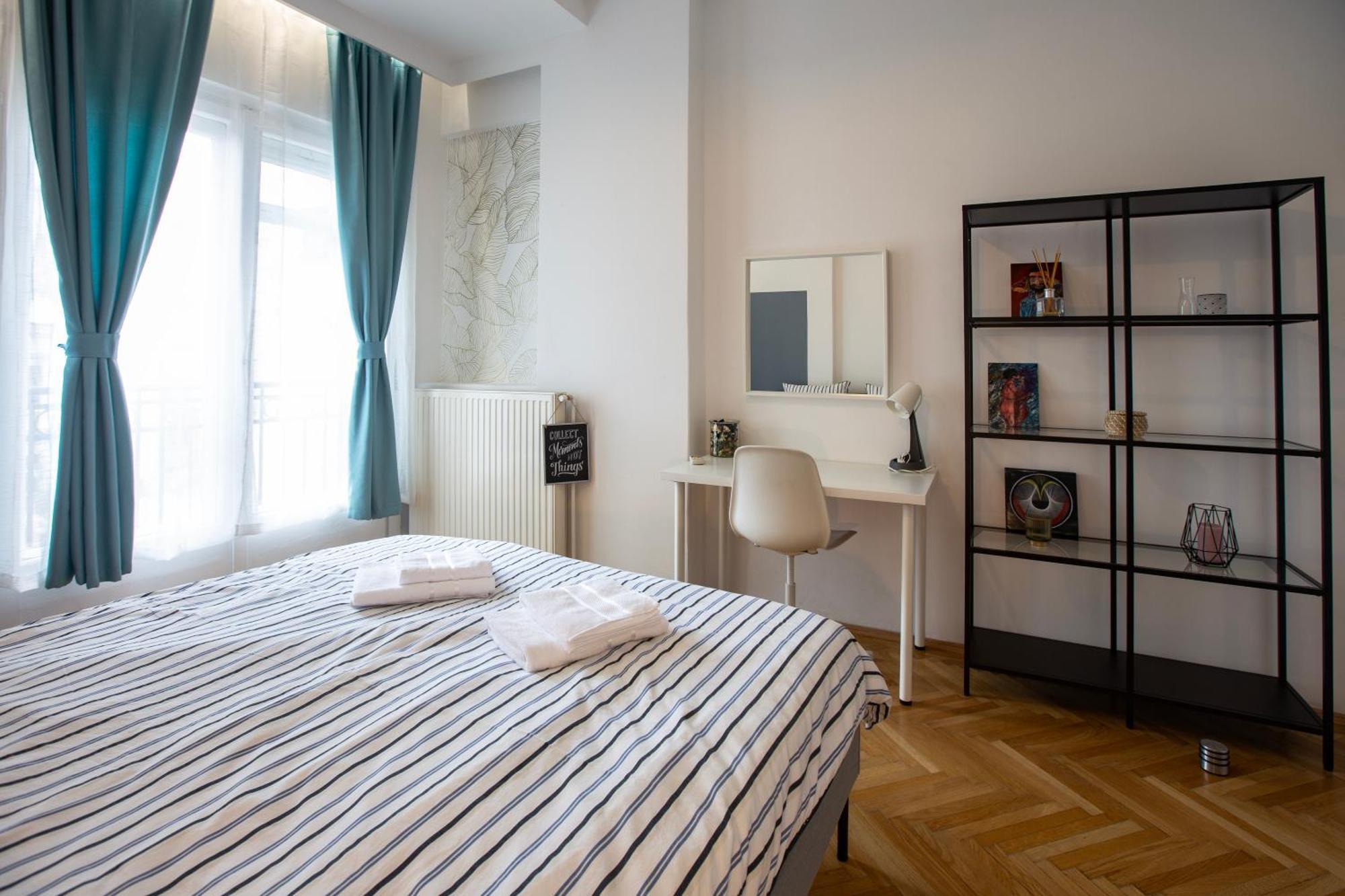 Ultracentral Hong Kong 3 Bdrm Apartment ブカレスト エクステリア 写真